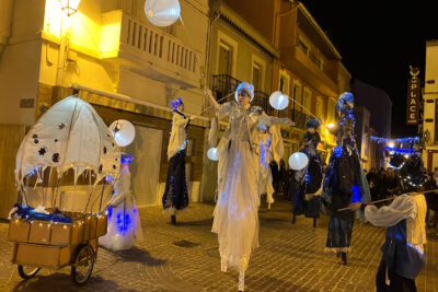 2023-12-28 Déambulation porteurs de lumière Cie Ciélo - Agrandir l'image 21 sur 31, fenêtre modale